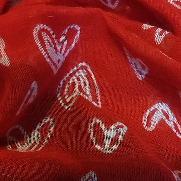 Heart infinity scarf - Picture 2 of 3
